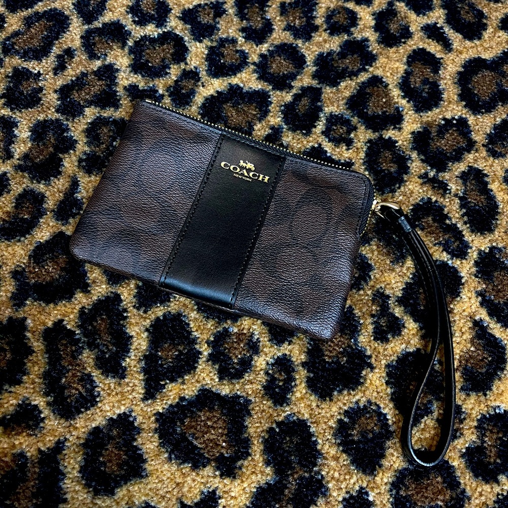 BRAND NEW COACH Wristlet